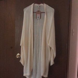 Woman’s Long Cardigan Sweater. 100% Acrylic